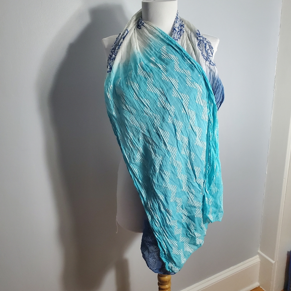 Scarf - Picture 2 of 3